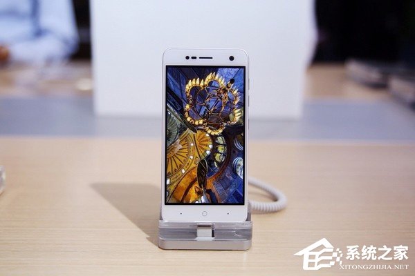 加速全球化!中兴Blade V8系列手机登陆MWC 2017