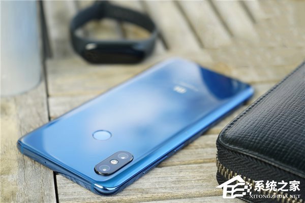 小米8好不好?小米8亮蓝版真机上手体验评测