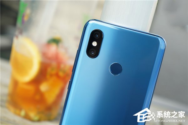 小米8好不好?小米8亮蓝版真机上手体验评测