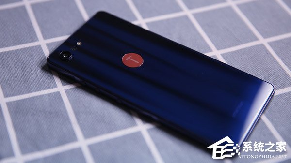 买坚果Pro 2S还是小米8 SE?小米8 SE和坚果Pro 2S对比评测