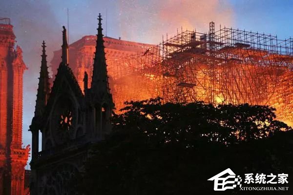 百度推出“全景版巴黎圣母院”