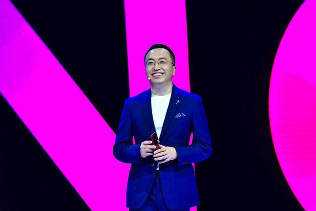 诚意定价！赵明谈荣耀V30系列新机”