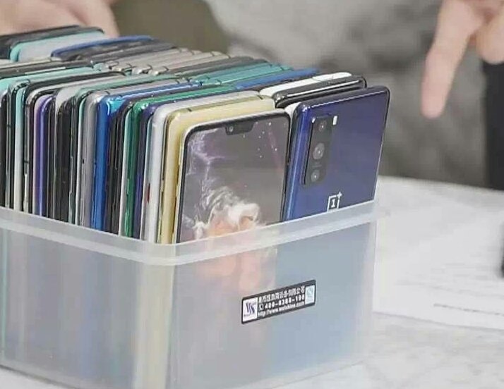 矩阵三摄？一加8 Lite手机真机疑曝光”