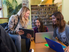 �����ִ�ѧ��ȫ���׸���á�Associate College��ͷ�εĴ�ѧ