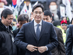 ��ý�������F�������Ϊ���ǰ������ϼ��������