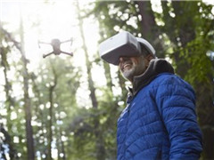 ���е�һ�ӽǣ��󽮷���DJI Goggles�����۾�