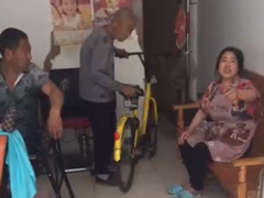 ͣ�Ҽ��ſھ����ҵģ��ϴ�үǿ�����˽����Ĺ�������