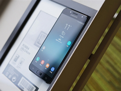 1999Ԫ�����ǵڶ���˫���Galaxy C8���ͼ��