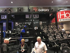 ͣ�硢���ͣ���ý�̵�CES 2018չ���ֳ��Ĵ�Ȥ����